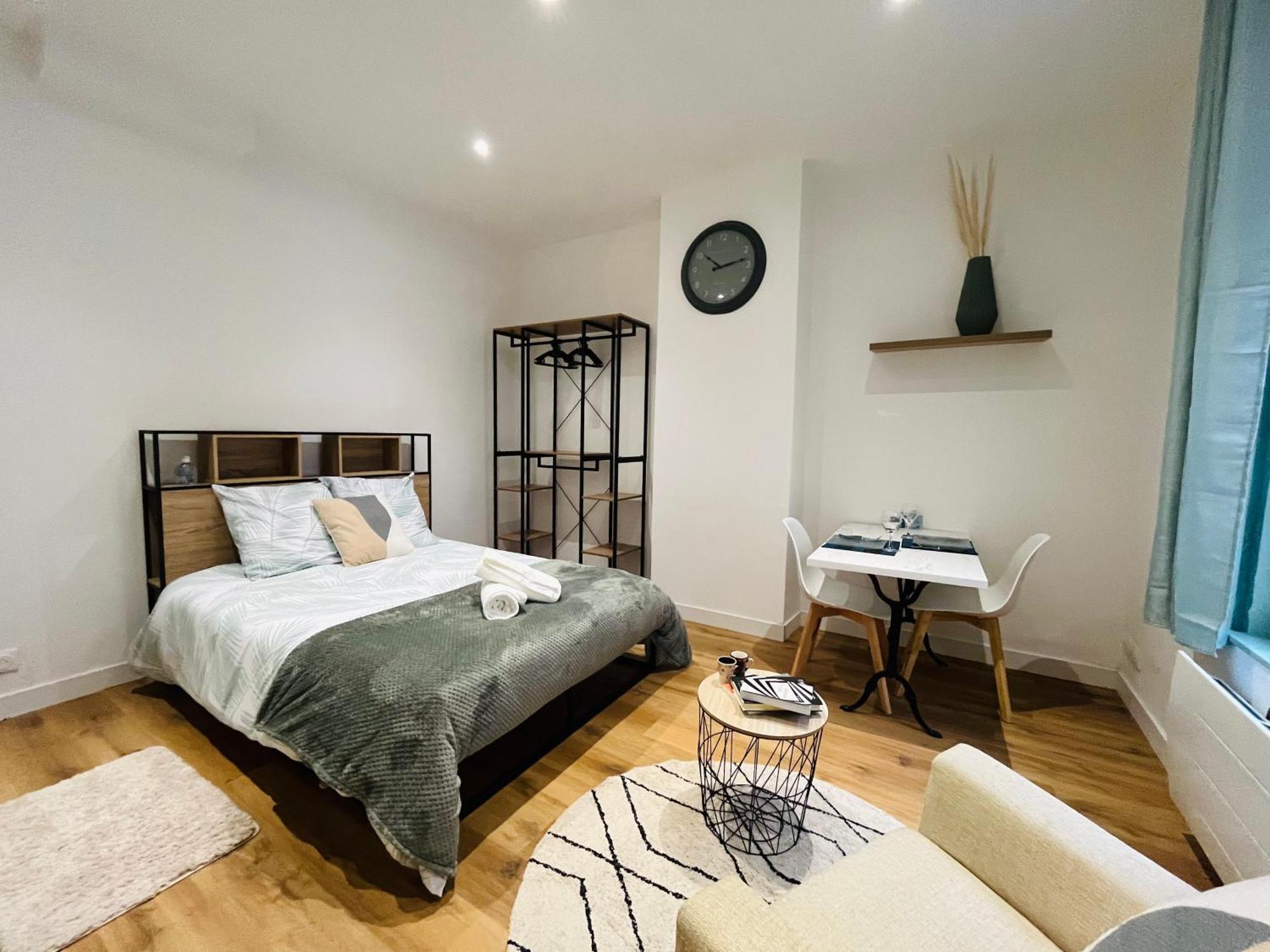 La Ruche Arrageoise - Parking Gratuit - Cozy - Grand Lit - Long Sejour Apartment Arras Exterior foto