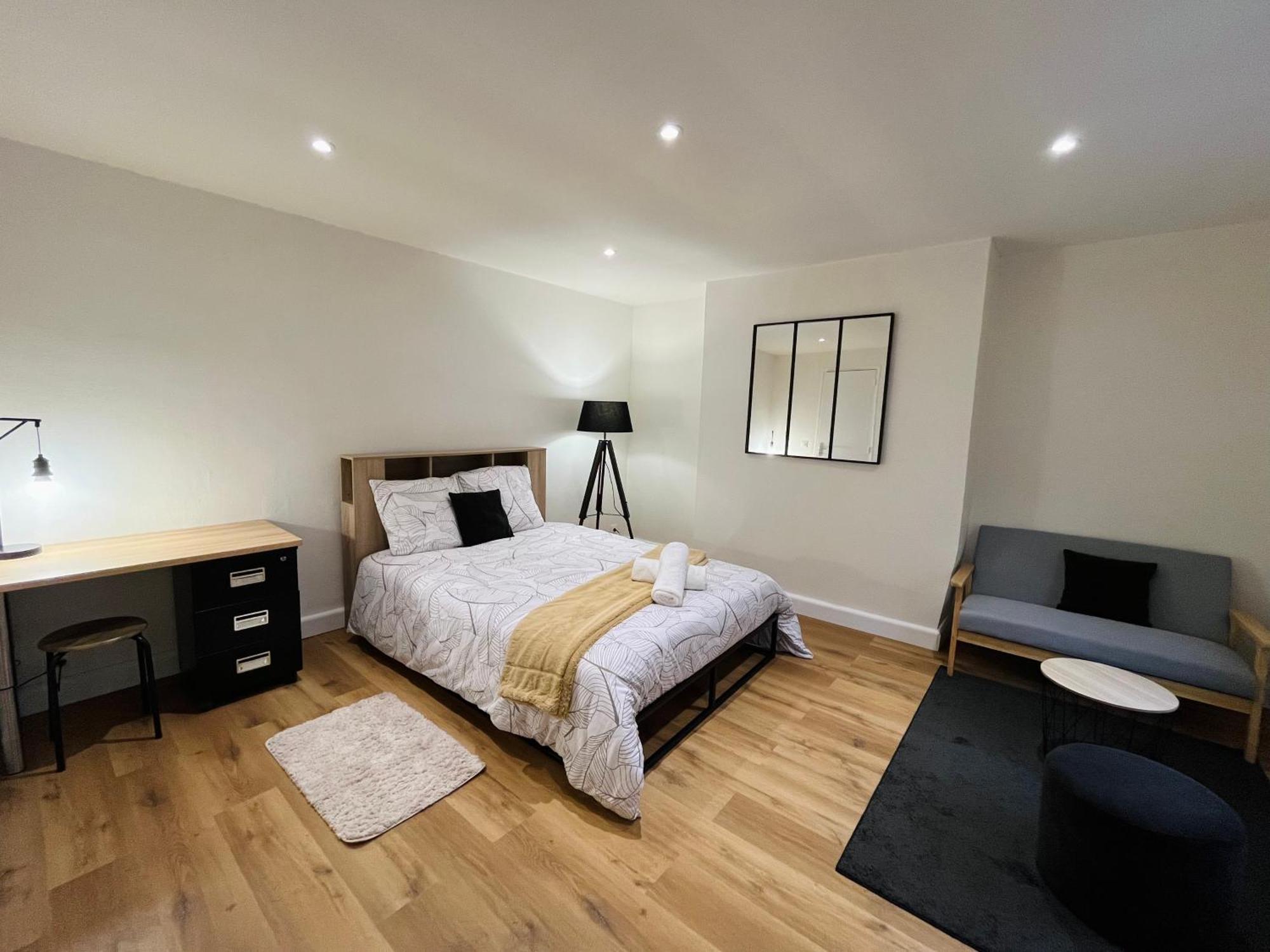 La Ruche Arrageoise - Parking Gratuit - Cozy - Grand Lit - Long Sejour Apartment Arras Exterior foto
