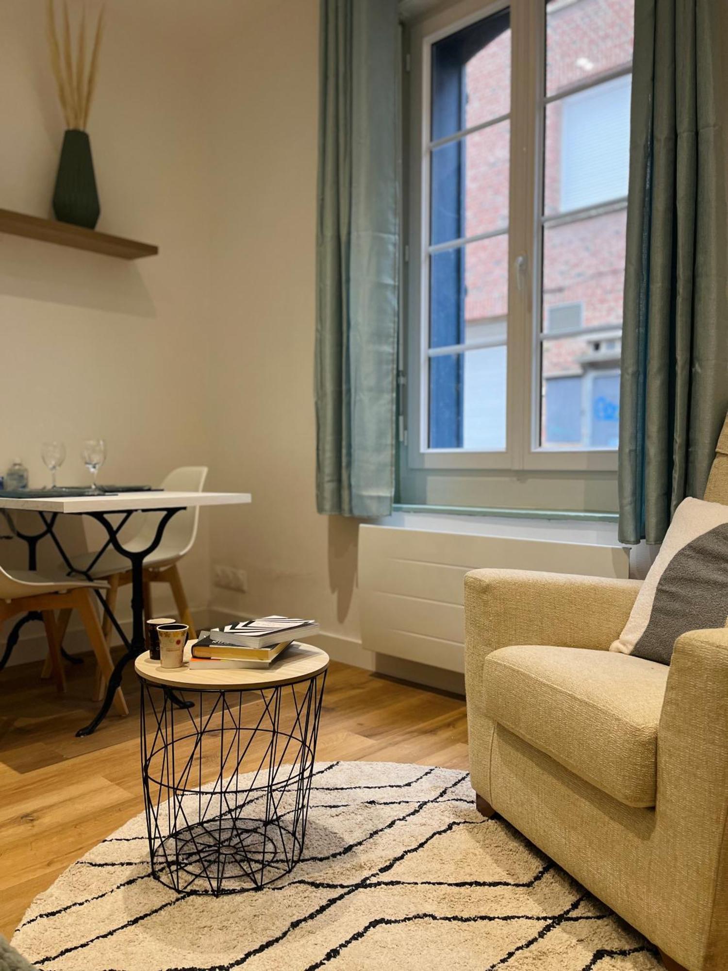 La Ruche Arrageoise - Parking Gratuit - Cozy - Grand Lit - Long Sejour Apartment Arras Exterior foto