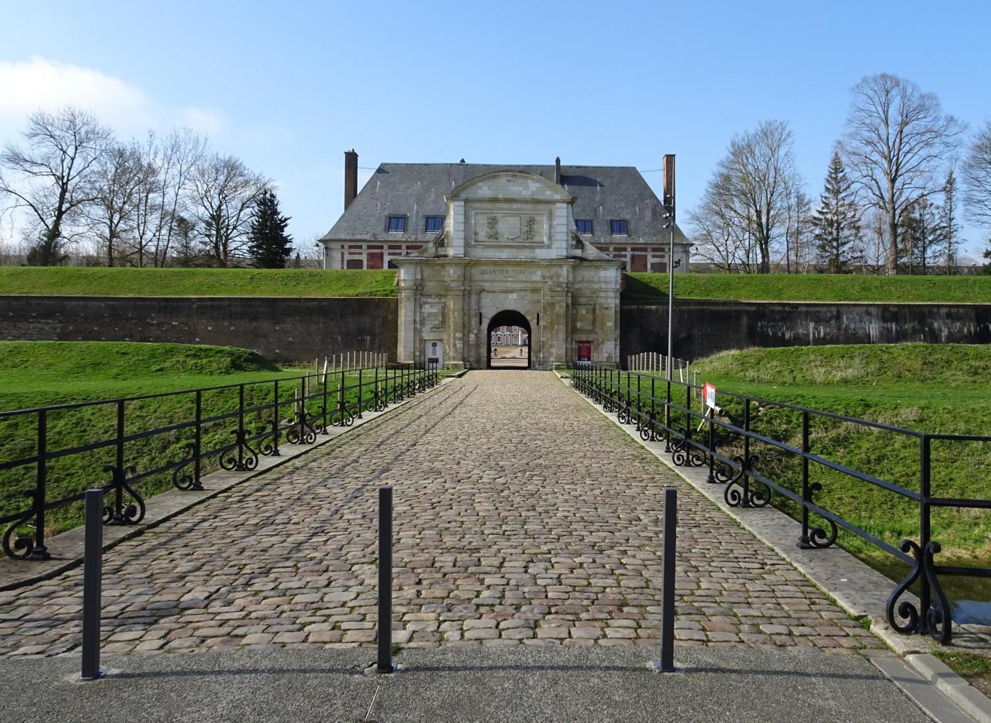 La Ruche Arrageoise - Parking Gratuit - Cozy - Grand Lit - Long Sejour Apartment Arras Exterior foto